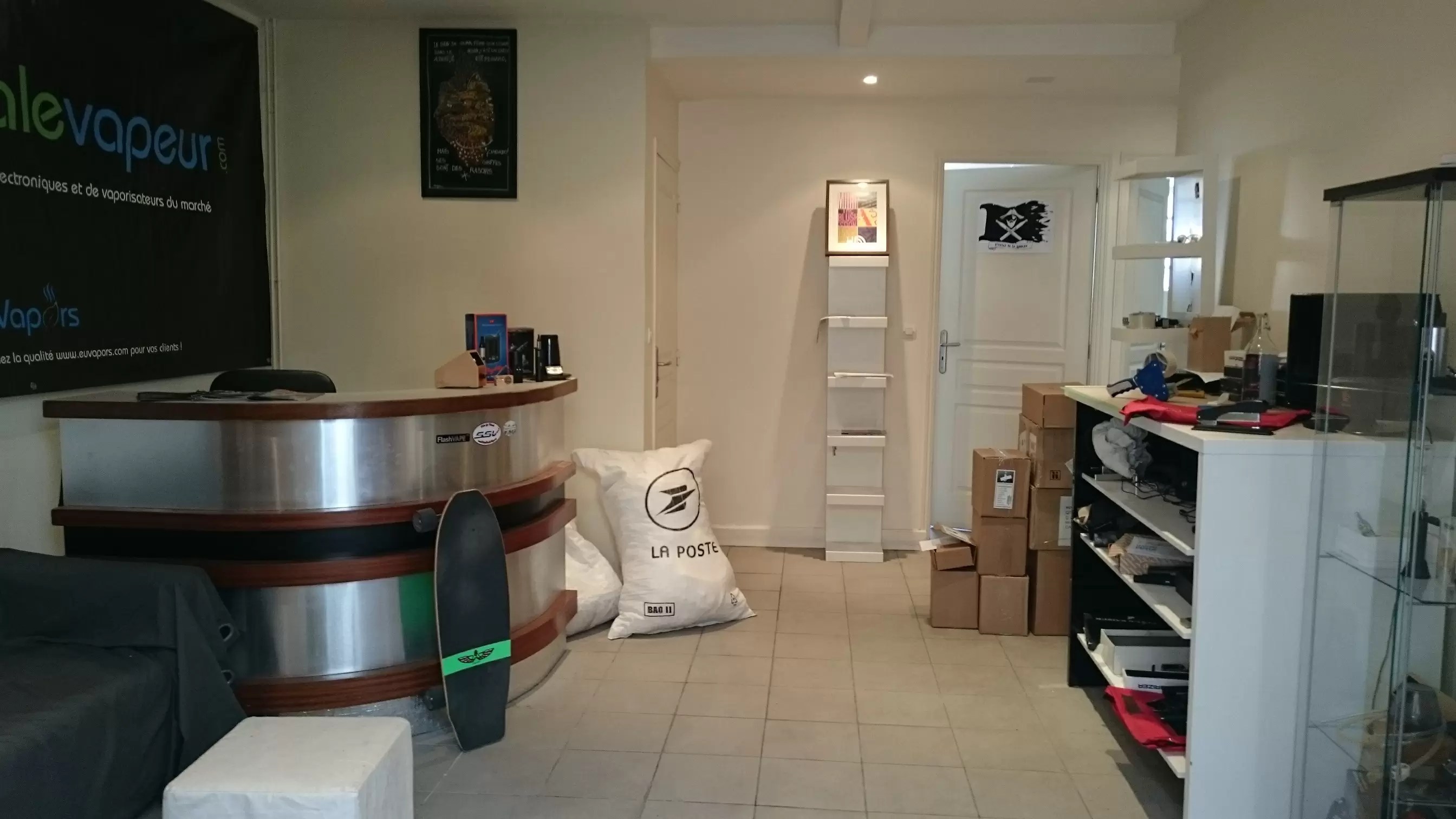 Customer services specialized in Vaporizer, Ecigs and Eliquids. La